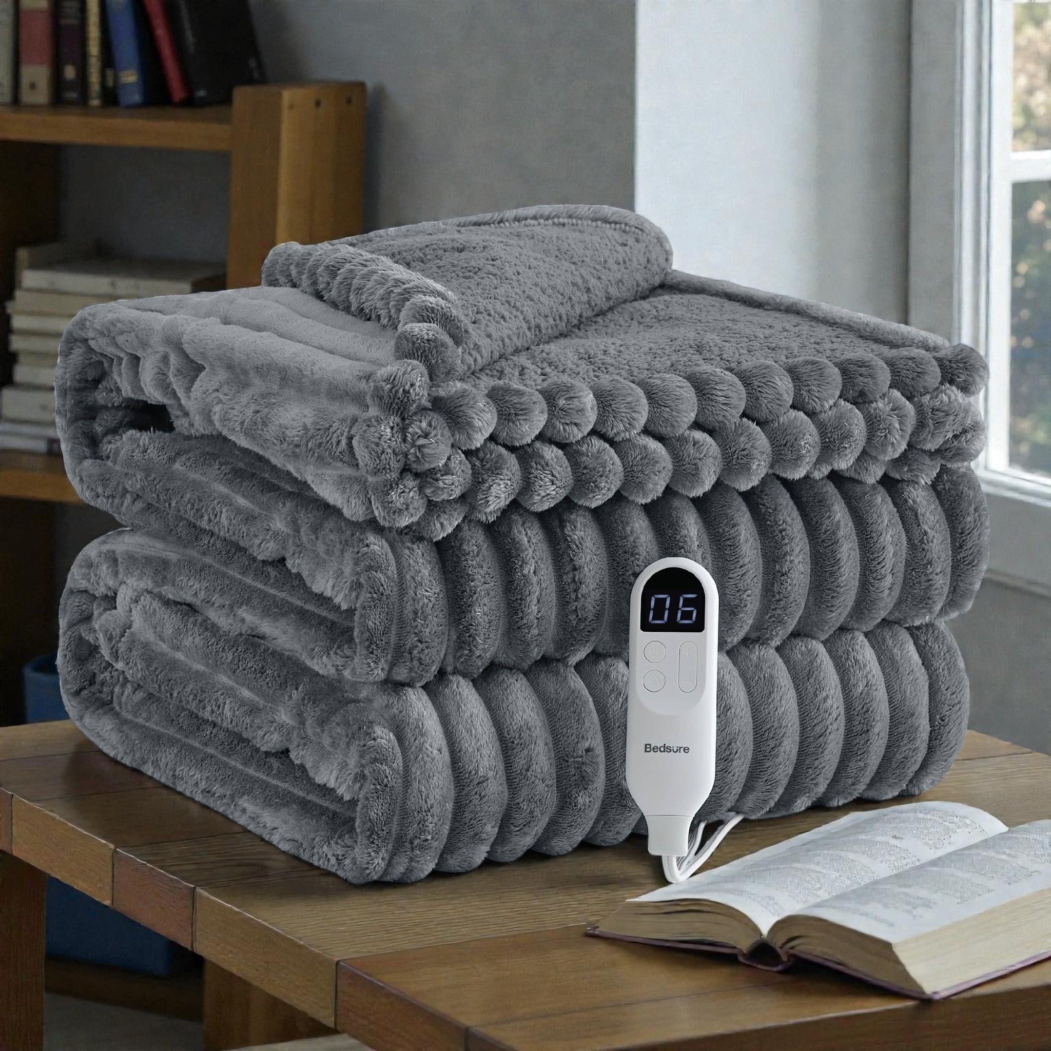 Cozy Comfort | Heated Blanket with 6 Heating Levels & Timer | Soft Flannel Design for Customizable Warmth