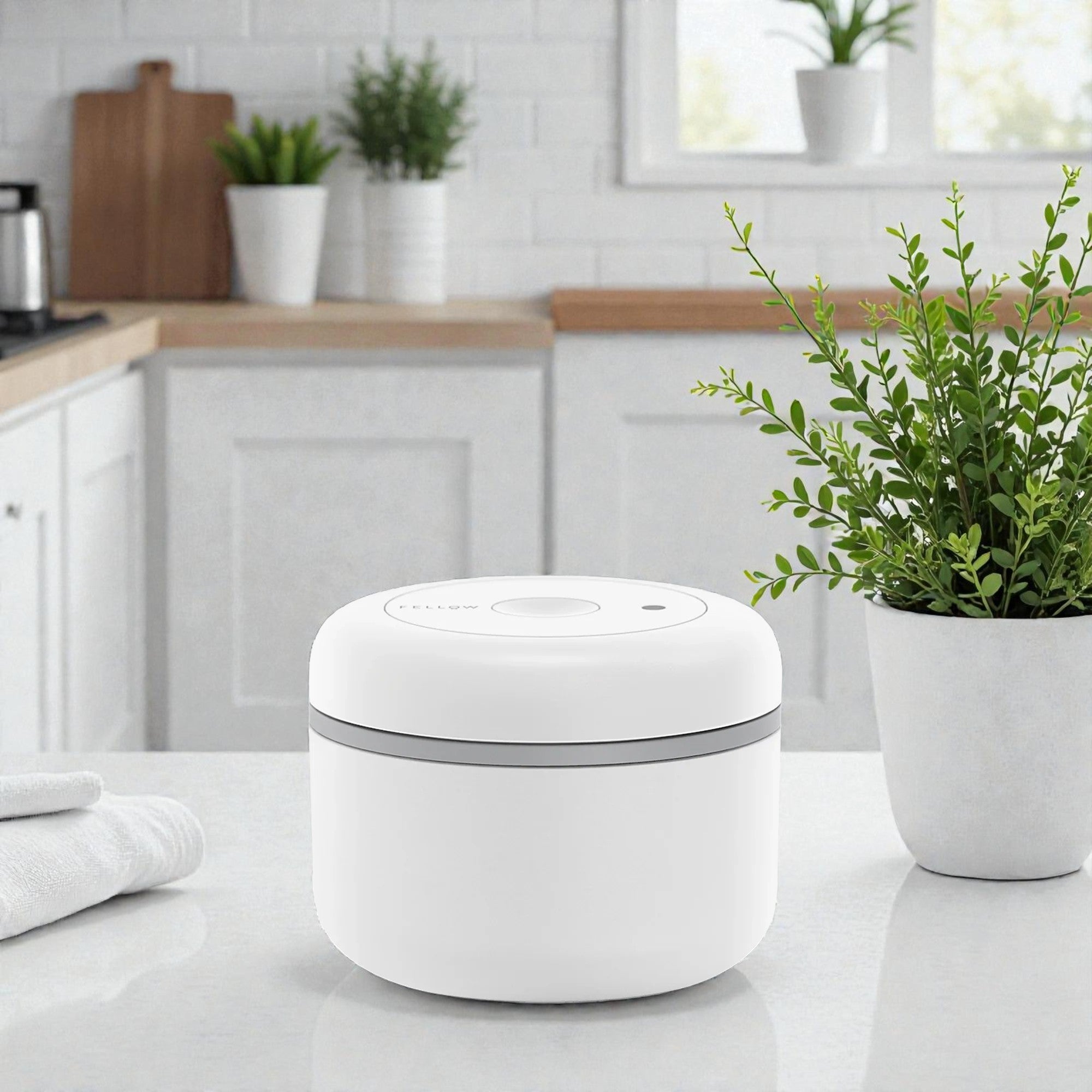 Vacuum Coffee Canister with Airtight Seal Technology | Preserve Freshness for Optimal Flavor